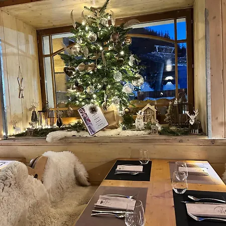 Hotel-chalet Les Melezes 3*
