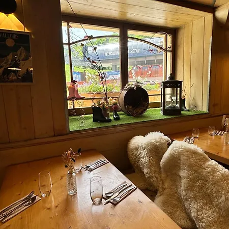 Hotel Hotel-chalet Les Melezes